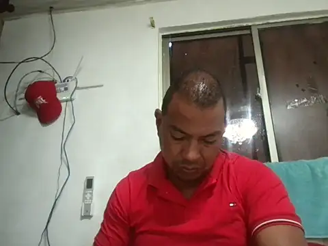 Snapshot of Quillero18 chatting on February 10, 2026, 4:11 pm Quillero18 online show from February 10, 2026, 4:11 pm