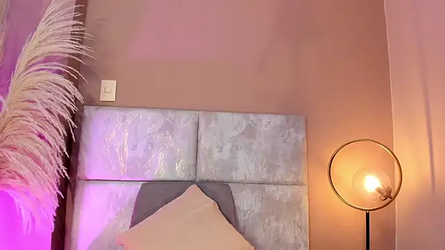 AndraCyruss online show from May 27, 2026, 10:51 pm