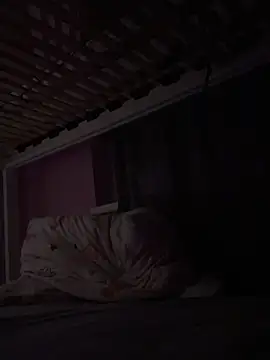 Snapshot of LaraHolt chatting on February 21, 2026, 9:05 pm LaraHolt online show from February 21, 2026, 9:05 pm