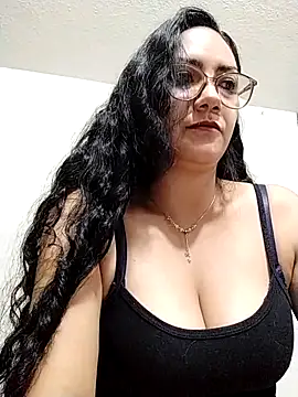 Snapshot of Salma-sweet chatting on April 7, 2026, 3:29 am Salma-sweet online show from April 7, 2026, 3:29 am