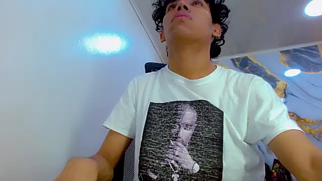 Snapshot of DaviidBuckx_ chatting on February 21, 2026, 2:23 am DaviidBuckx online show from February 21, 2026, 2:23 am