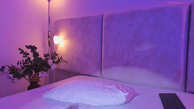 Nioki  online show from April 16, 2026, 3:18 am