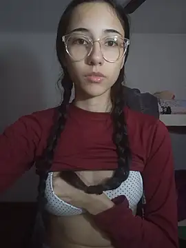 isaaabelaaa online show from March 6, 2026, 1:40 pm