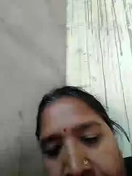 Snapshot of Loomaraj chatting on March 3, 2026, 4:29 am Loomaraj online show from March 3, 2026, 4:29 am