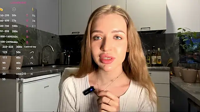 Snapshot of BeaCazin chatting on February 19, 2026, 6:42 am BeaCazin online show from February 19, 2026, 6:42 am