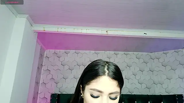 Snapshot of babyy_nicols_m chatting on April 27, 2026, 4:49 pm babyy nicols m online show from April 27, 2026, 4:49 pm