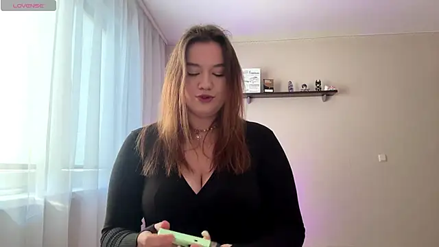 Snapshot of GuillerminaHotze chatting on March 7, 2026, 7:38 am GuillerminaHotze online show from March 7, 2026, 7:38 am