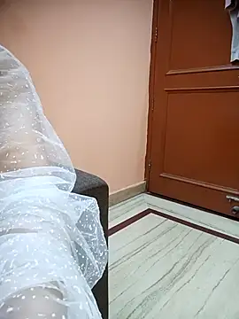 Snapshot of your-ayra chatting on February 14, 2026, 6:04 pm your-ayra online show from February 14, 2026, 6:04 pm