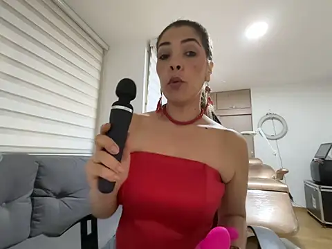 Snapshot of Encantadora_Eva chatting on February 18, 2026, 1:34 am Encantadora Eva online show from February 18, 2026, 1:34 am