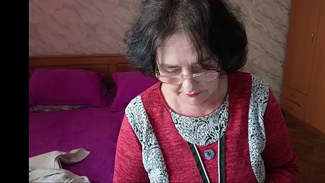 xMaryxAnne online show from April 17, 2026, 12:08 pm