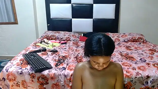 VeronaDimexx online show from May 25, 2026, 11:11 pm