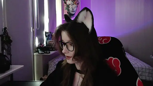 LunaXcherry online show from April 23, 2026, 4:53 pm