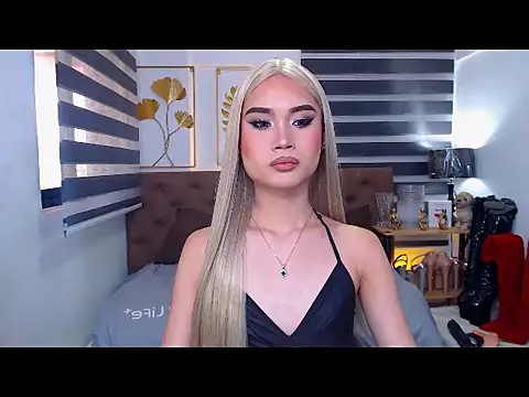 Snapshot of JuicyCockThea chatting on April 8, 2026, 2:22 am JuicyCockThea online show from April 8, 2026, 2:22 am