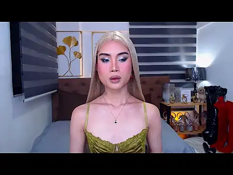 JuicyCockThea online show from May 26, 2026, 2:13 pm