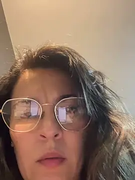 Snapshot of justinahallo chatting on March 1, 2026, 1:07 am justinahallo online show from March 1, 2026, 1:07 am