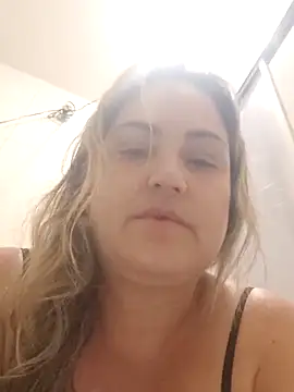 Snapshot of Julia2027 chatting on March 5, 2026, 8:10 am Julia2027 online show from March 5, 2026, 8:10 am