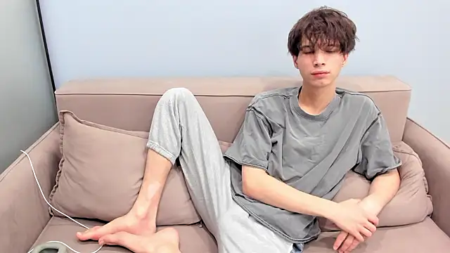 Ur NextDoor Boy online show from February 17, 2026, 6:47 pm