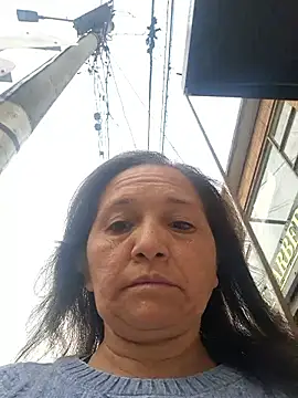 Alexamontiel  online show from April 13, 2026, 11:37 am