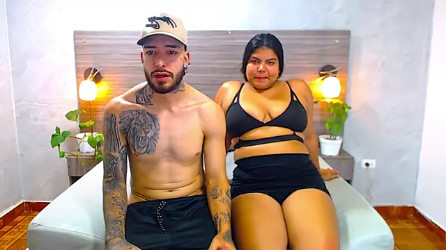 Snapshot of Paulina_And_Tayron chatting on February 12, 2026, 7:20 pm Paulina And Tayron online show from February 12, 2026, 7:20 pm