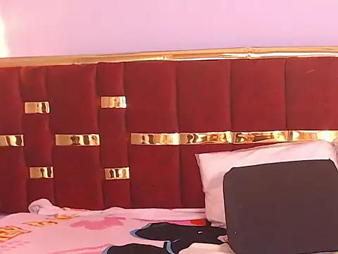  angela45cute online show from February 24, 2026, 11:41 am