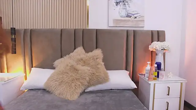 SaraLugo online show from March 27, 2026, 7:35 pm