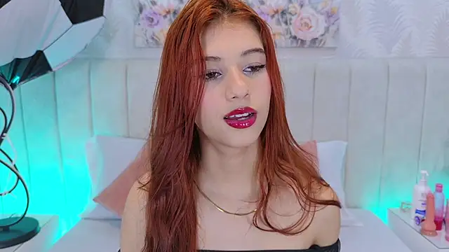 SaraLugo online show from June 22, 2026, 7:55 pm