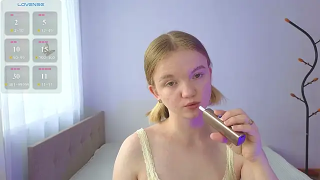 Snapshot of StellaBunny chatting on June 11, 2026, 4:32 am StellaBunny online show from June 11, 2026, 4:32 am