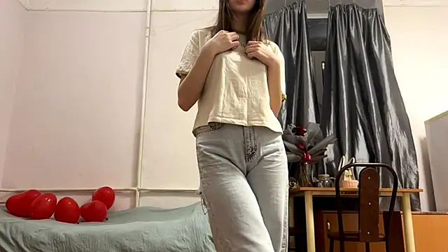 Snapshot of VickieKush chatting on February 19, 2026, 4:03 pm VickieKush online show from February 19, 2026, 4:03 pm