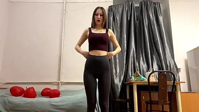 Snapshot of VickieKush chatting on February 24, 2026, 4:05 pm VickieKush online show from February 24, 2026, 4:05 pm