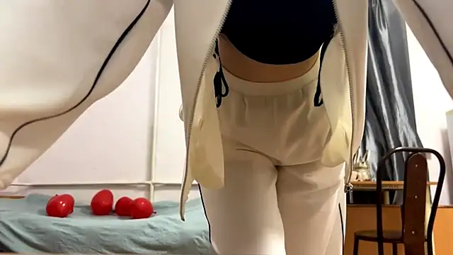 Snapshot of VickieKush chatting on February 25, 2026, 3:10 pm VickieKush online show from February 25, 2026, 3:10 pm