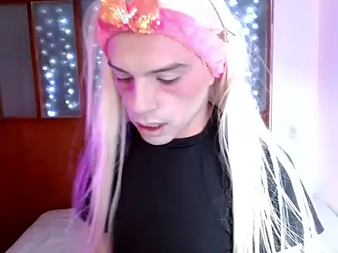 DanniHotBoy02 online show from February 21, 2026, 7:15 pm