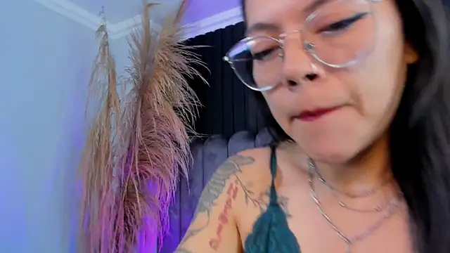 Lanadelrey 1 online show from February 20, 2026, 12:16 pm