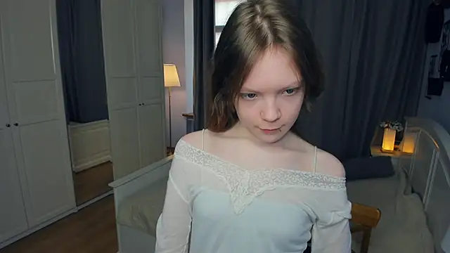 LavenderMitten online show from March 16, 2026, 5:44 am