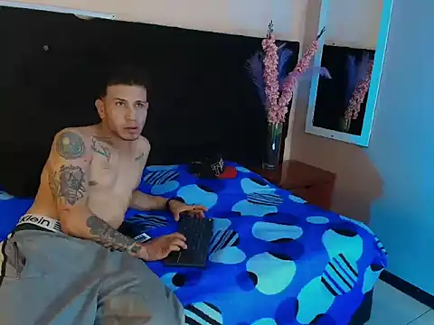 Snapshot of thonixxandluna chatting on February 18, 2026, 8:27 pm thonixxandluna online show from February 18, 2026, 8:27 pm