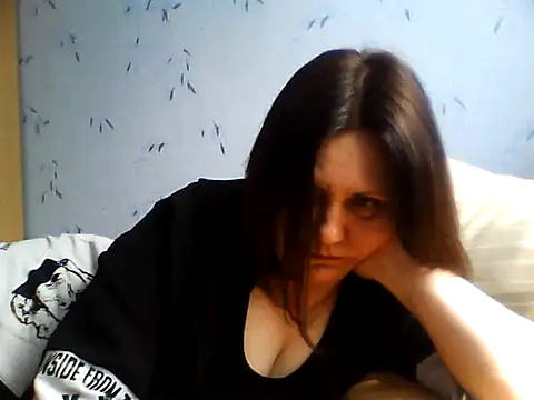 Snapshot of LockyCharm111 chatting on April 8, 2026, 10:26 am LockyCharm111 online show from April 8, 2026, 10:26 am