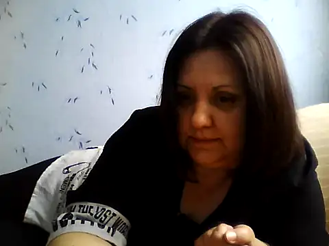 Snapshot of LockyCharm111 chatting on April 12, 2026, 6:29 am LockyCharm111 online show from April 12, 2026, 6:29 am