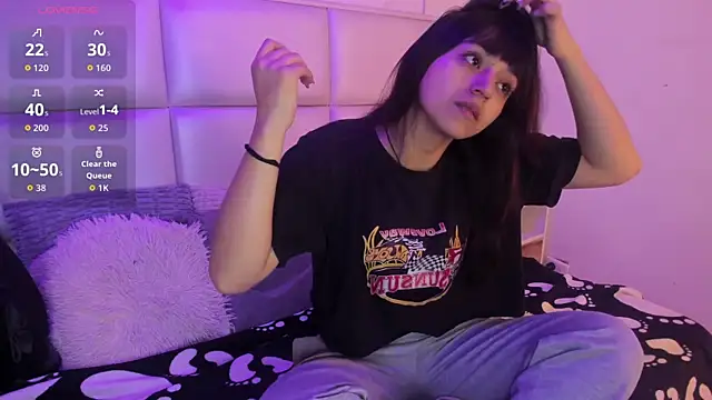 Xara u online show from April 11, 2026, 7:51 pm