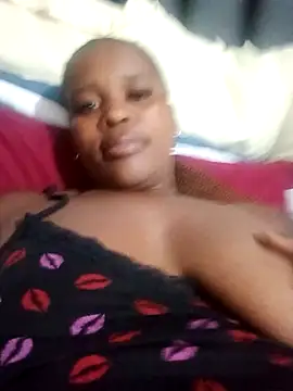 MrsTrina online show from April 14, 2026, 9:32 pm