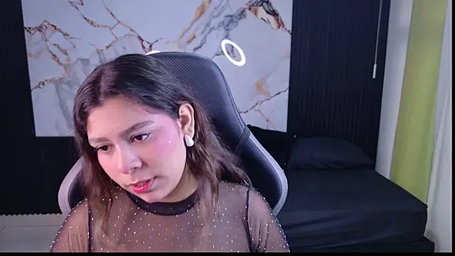 Sophie19   online show from April 1, 2026, 11:33 am