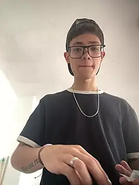 Snapshot of Santi_Princex chatting on February 10, 2026, 3:38 pm Santi Princex online show from February 10, 2026, 3:38 pm