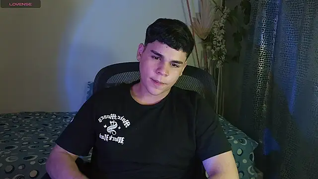 Snapshot of eithan_jonnes chatting on March 3, 2026, 8:59 pm eithan jonnes online show from March 3, 2026, 8:59 pm