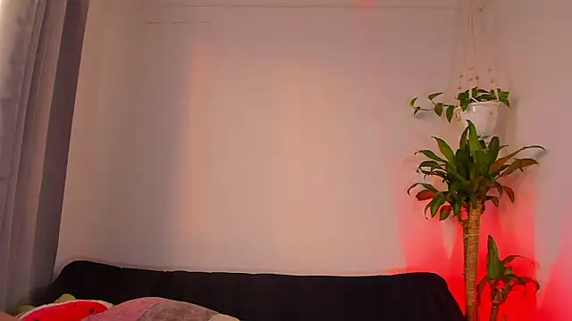 Snapshot of sara-jules chatting on March 16, 2026, 11:36 am sara-jules online show from March 16, 2026, 11:36 am