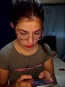 Snapshot of Luna33- chatting on March 3, 2026, 10:15 pm Luna33- online show from March 3, 2026, 10:15 pm