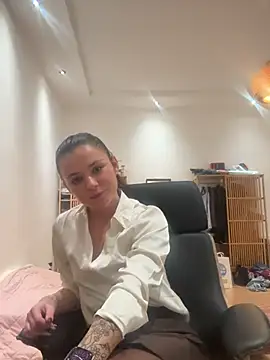 Snapshot of alwayshornyvivi chatting on February 21, 2026, 5:03 pm alwayshornyvivi online show from February 21, 2026, 5:03 pm