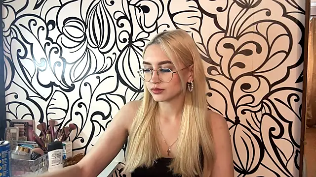 Kat Catherine online show from February 25, 2026, 10:25 am