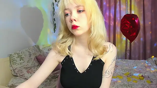 Rochelle kitty online show from March 25, 2026, 2:12 pm