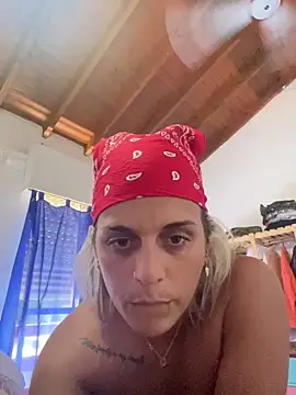 Snapshot of blanquitasexii chatting on February 14, 2026, 7:21 pm blanquitasexii online show from February 14, 2026, 7:21 pm