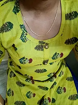 Snapshot of silk_segha chatting on February 24, 2026, 7:23 pm silk segha online show from February 24, 2026, 7:23 pm