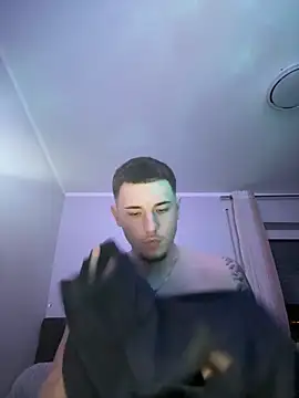 Snapshot of yourboydze chatting on February 17, 2026, 8:26 pm yourboydze online show from February 17, 2026, 8:26 pm