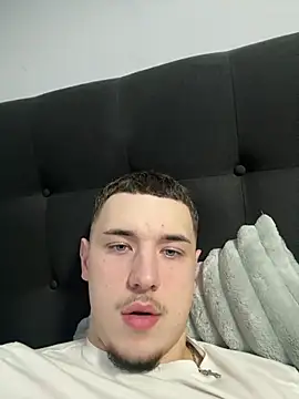 Snapshot of yourboydze chatting on February 20, 2026, 8:53 pm yourboydze online show from February 20, 2026, 8:53 pm